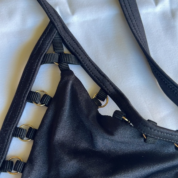 Victoria’s Secret bikini top. Size M - Picture 4 of 4